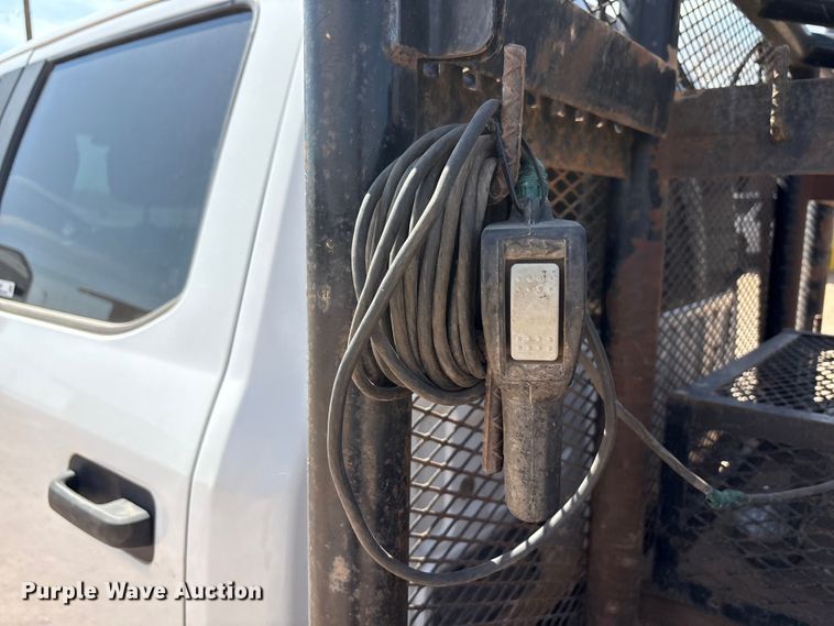 image for item EU4961 2017 Ford F550 crew cab winch truck