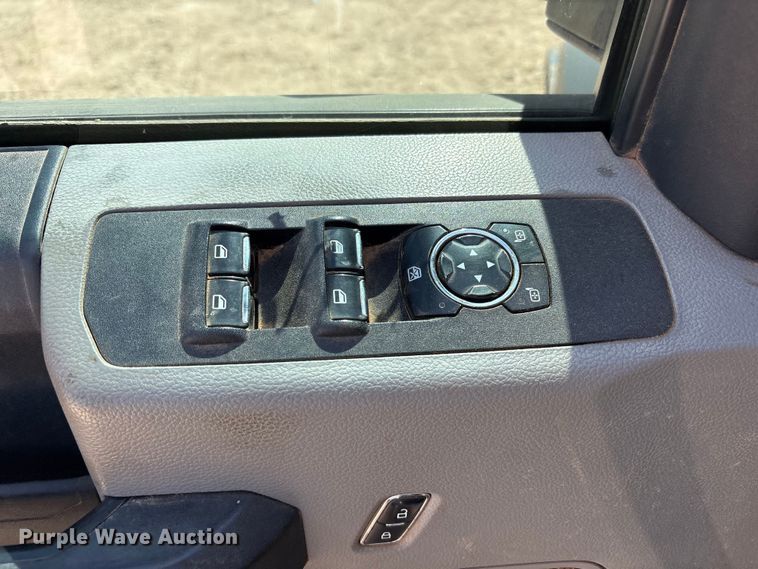 image for item EU4961 2017 Ford F550 crew cab winch truck