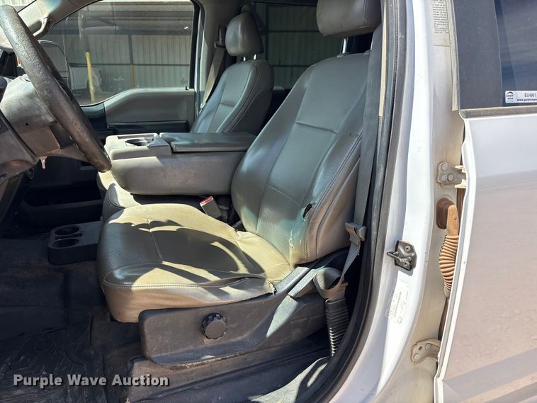 image for item EU4961 2017 Ford F550 crew cab winch truck