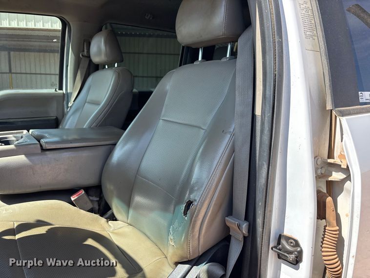 image for item EU4961 2017 Ford F550 crew cab winch truck