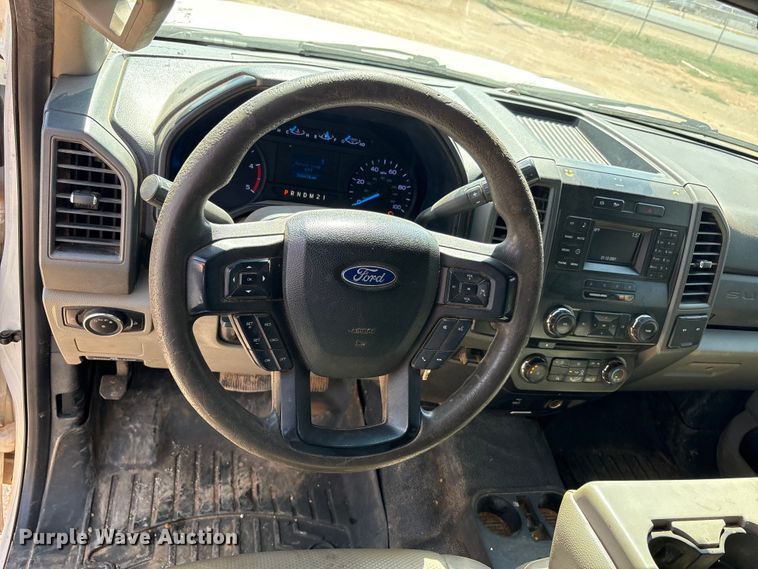 image for item EU4961 2017 Ford F550 crew cab winch truck