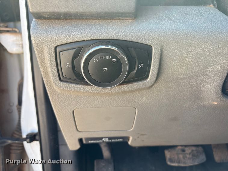 image for item EU4961 2017 Ford F550 crew cab winch truck