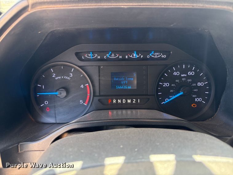 image for item EU4961 2017 Ford F550 crew cab winch truck