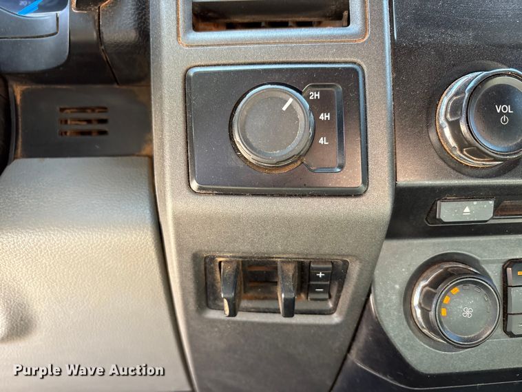 image for item EU4961 2017 Ford F550 crew cab winch truck