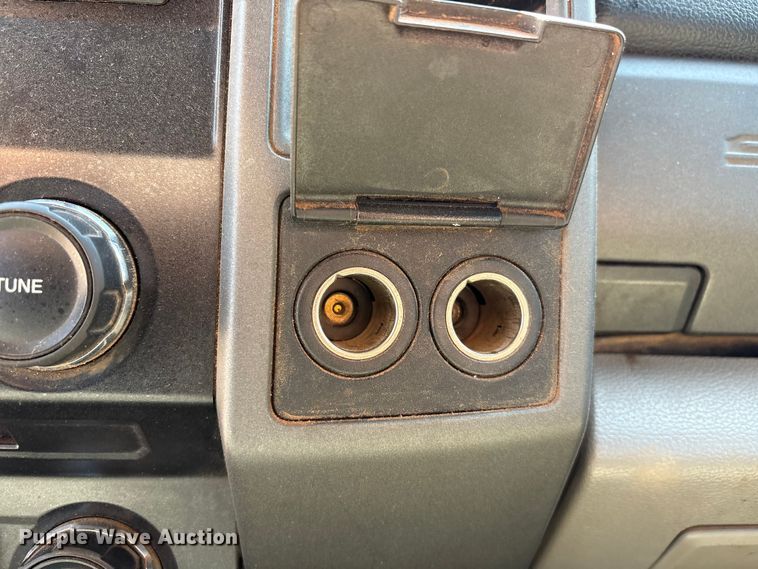 image for item EU4961 2017 Ford F550 crew cab winch truck