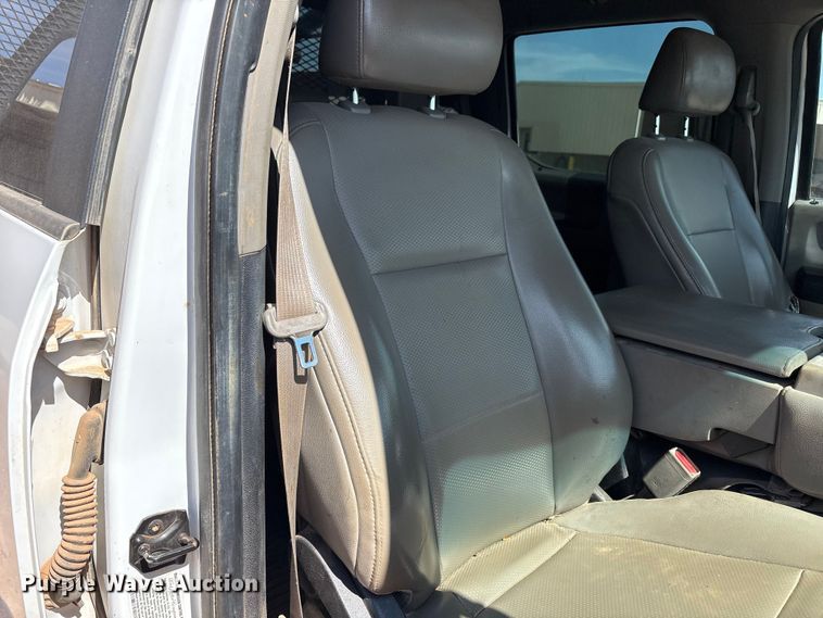 image for item EU4961 2017 Ford F550 crew cab winch truck