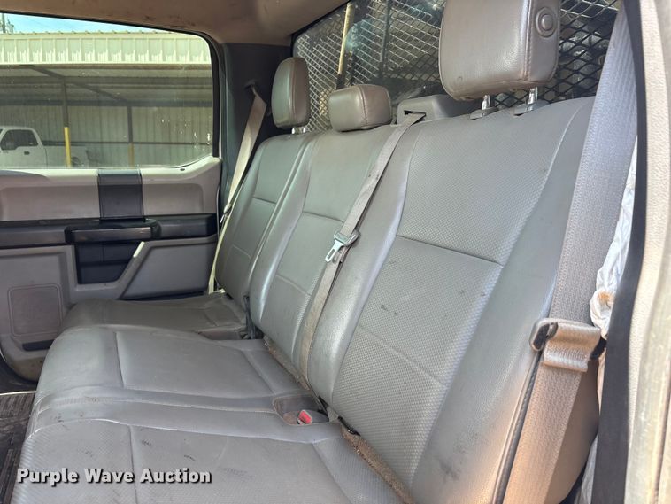 image for item EU4961 2017 Ford F550 crew cab winch truck