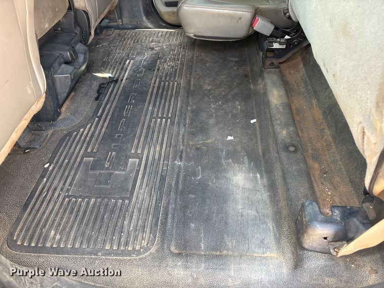 image for item EU4961 2017 Ford F550 crew cab winch truck