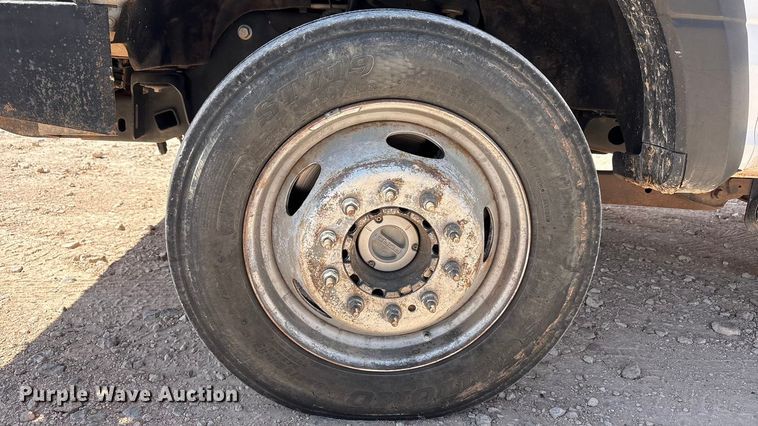 image for item EU4961 2017 Ford F550 crew cab winch truck