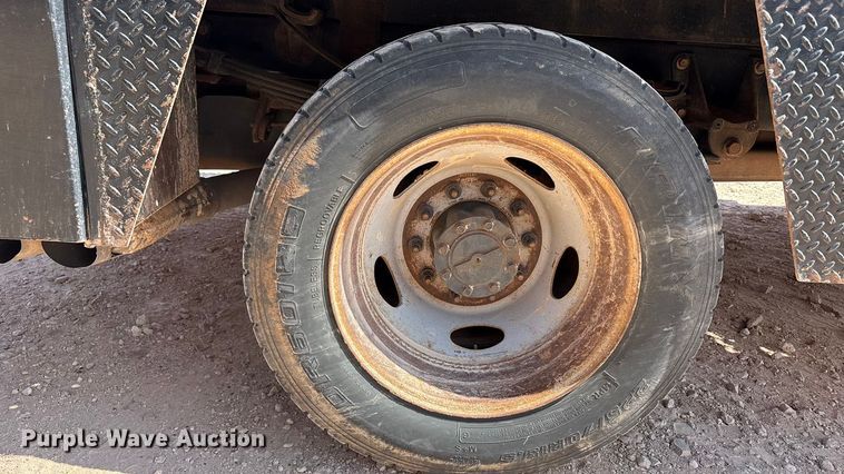 image for item EU4961 2017 Ford F550 crew cab winch truck