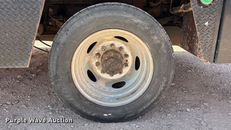 image for item EU4961 2017 Ford F550 crew cab winch truck