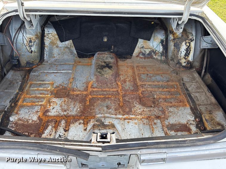 image for item EU7142 1976 Oldsmobile Ninety Eight Regency 