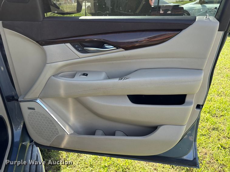 image for item EU7418 2016 Cadillac Escalade SUV