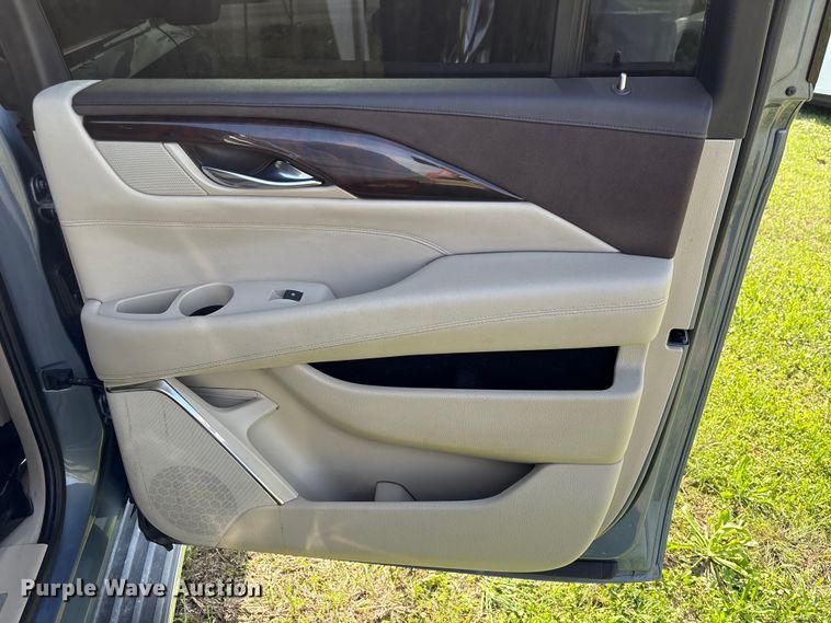 image for item EU7418 2016 Cadillac Escalade SUV