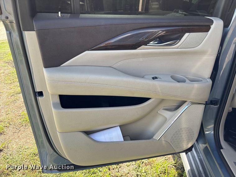 image for item EU7418 2016 Cadillac Escalade SUV