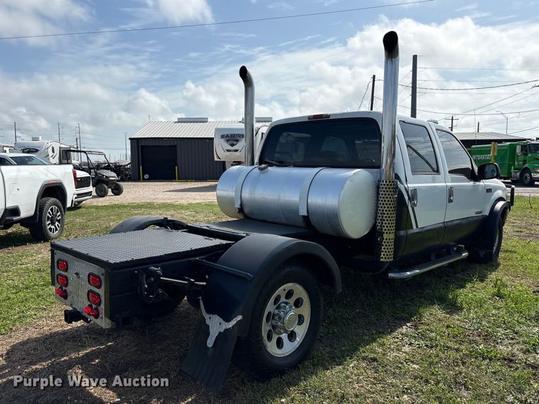 image for item EU7419 2004 Ford F350 Super Duty Crew Cab flatbed pickup truck