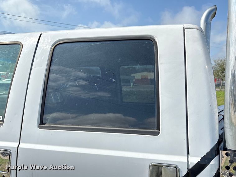 image for item EU7419 2004 Ford F350 Super Duty Crew Cab flatbed pickup truck