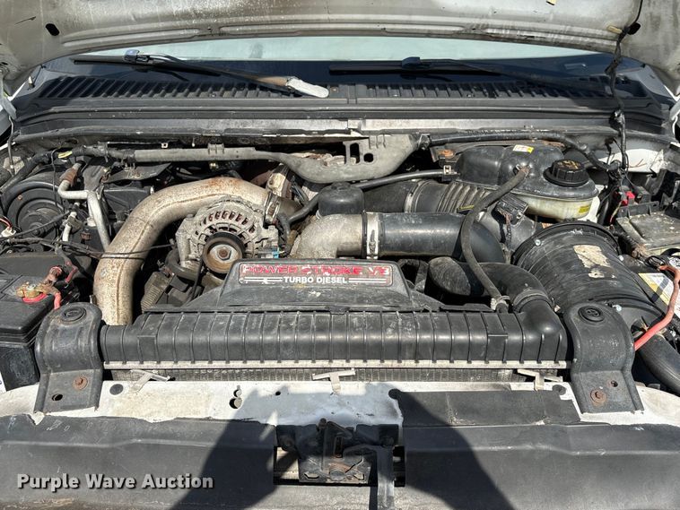 image for item EU7419 2004 Ford F350 Super Duty Crew Cab flatbed pickup truck