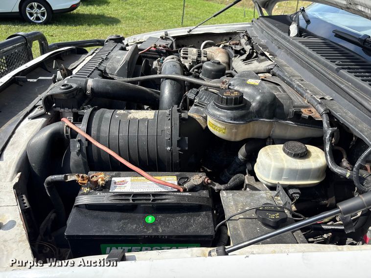 image for item EU7419 2004 Ford F350 Super Duty Crew Cab flatbed pickup truck