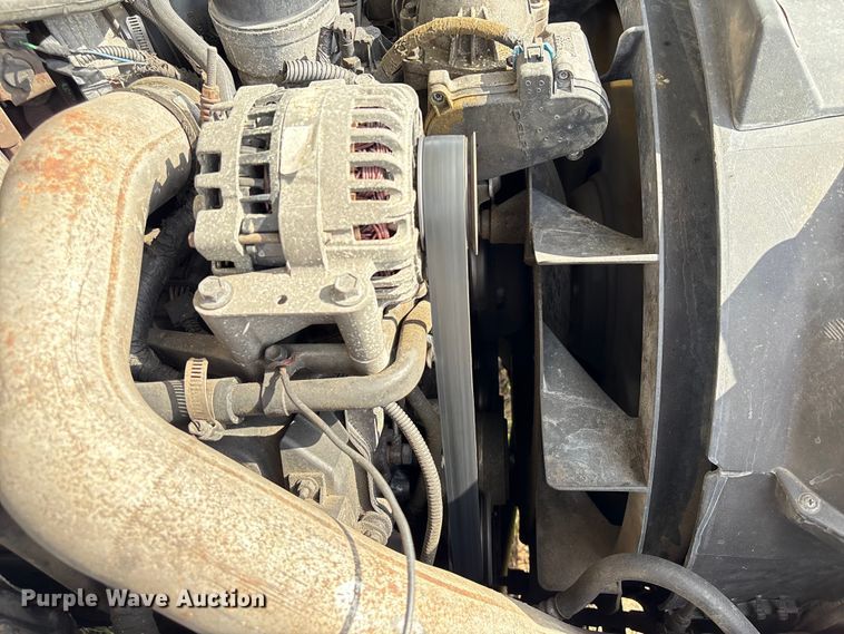 image for item EU7419 2004 Ford F350 Super Duty Crew Cab flatbed pickup truck