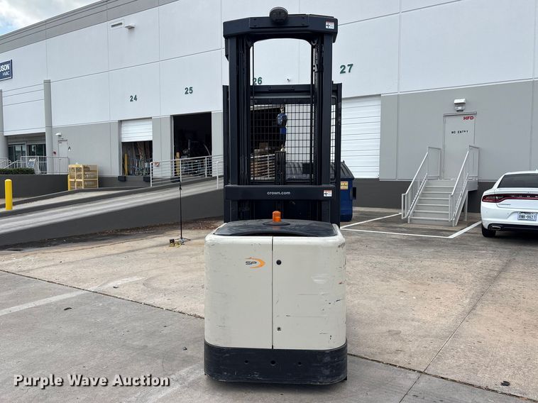 image for item EU7469 2018 Crown SP3520-30 order picker