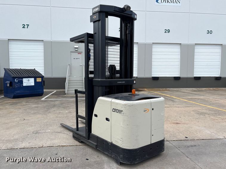 image for item EU7469 2018 Crown SP3520-30 order picker