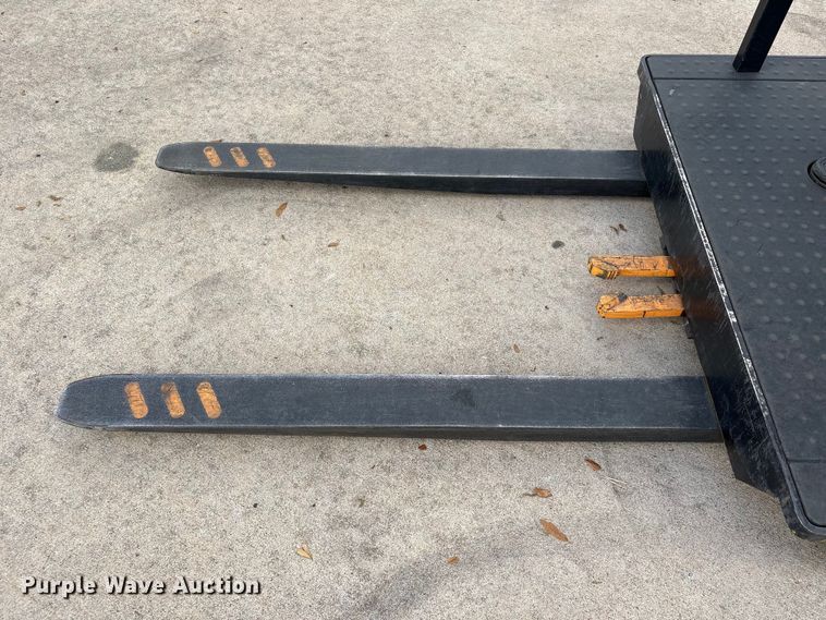 image for item EU7469 2018 Crown SP3520-30 order picker