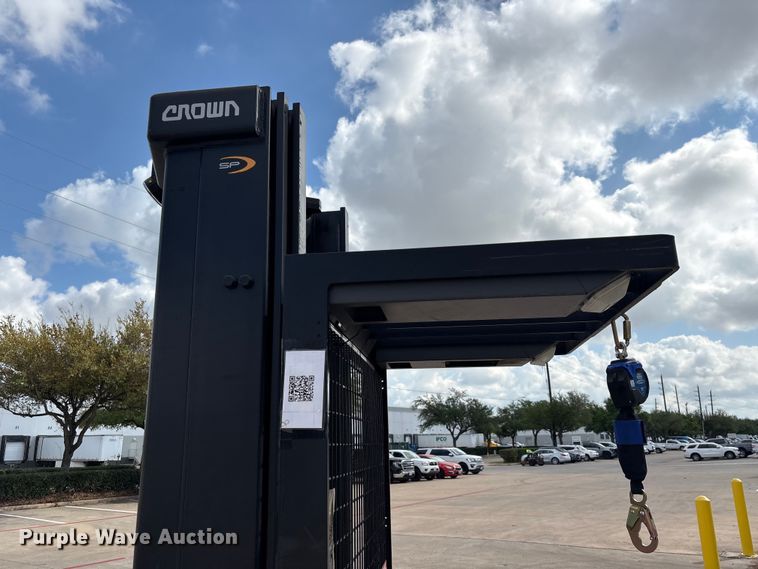 image for item EU7469 2018 Crown SP3520-30 order picker