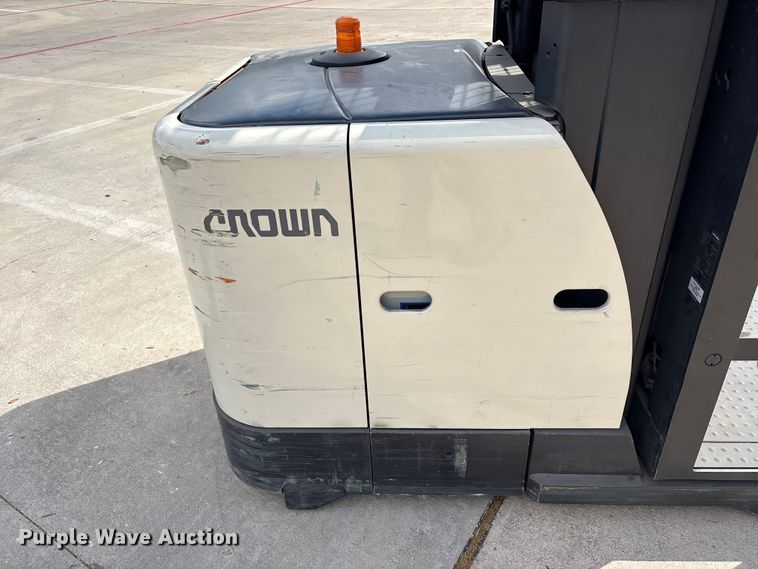 image for item EU7469 2018 Crown SP3520-30 order picker