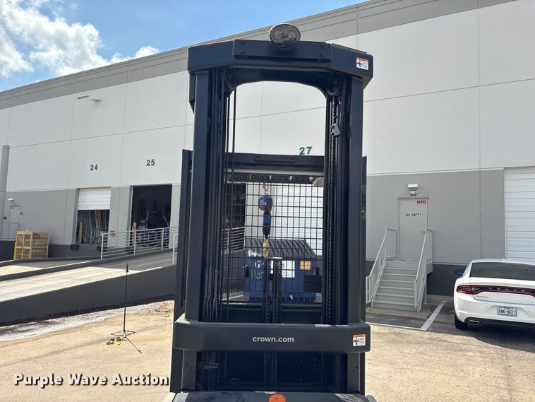 image for item EU7469 2018 Crown SP3520-30 order picker