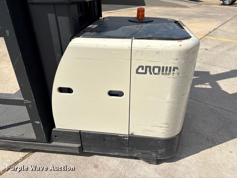 image for item EU7469 2018 Crown SP3520-30 order picker