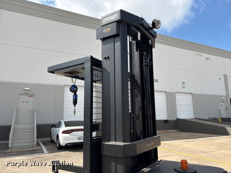 image for item EU7469 2018 Crown SP3520-30 order picker