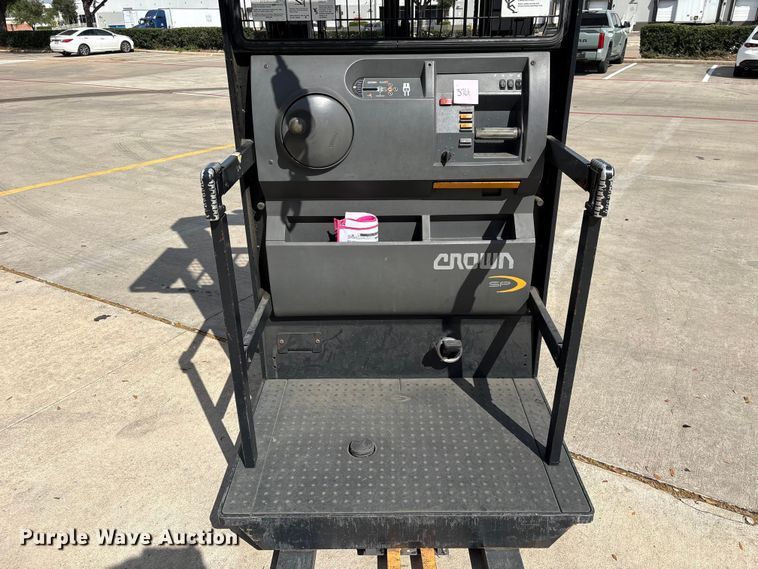 image for item EU7469 2018 Crown SP3520-30 order picker