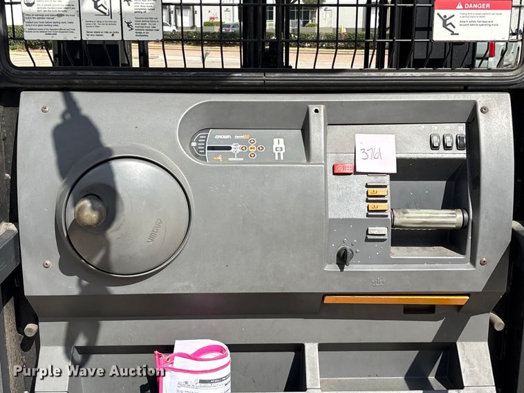 image for item EU7469 2018 Crown SP3520-30 order picker