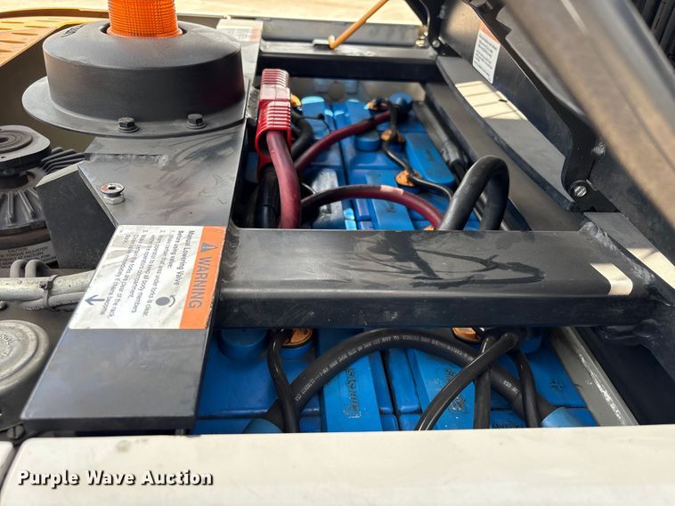 image for item EU7469 2018 Crown SP3520-30 order picker