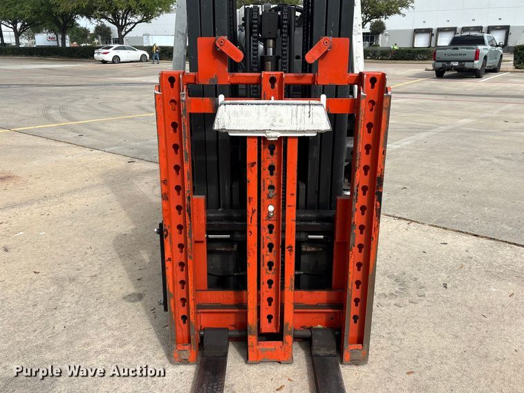 image for item EU7470 2017 UniCarriers CFS40 forklift