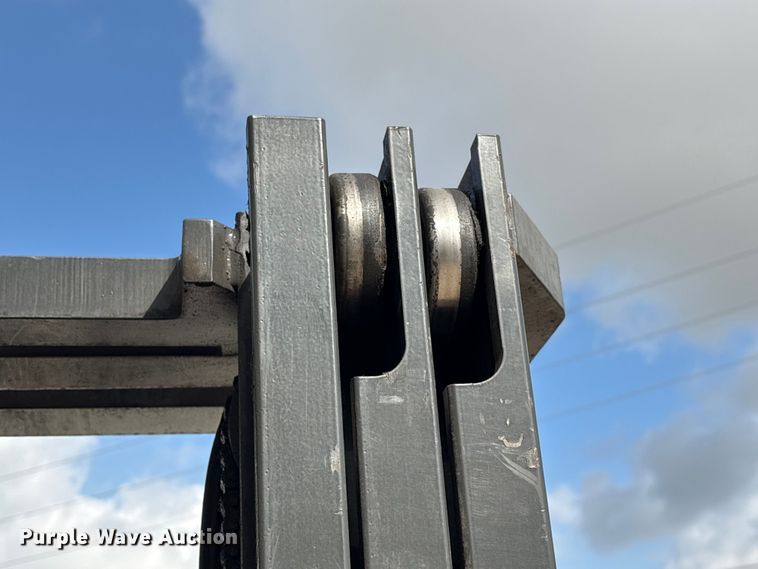 image for item EU7470 2017 UniCarriers CFS40 forklift