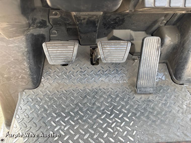 image for item EU7470 2017 UniCarriers CFS40 forklift