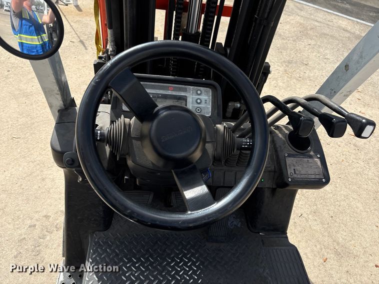 image for item EU7470 2017 UniCarriers CFS40 forklift