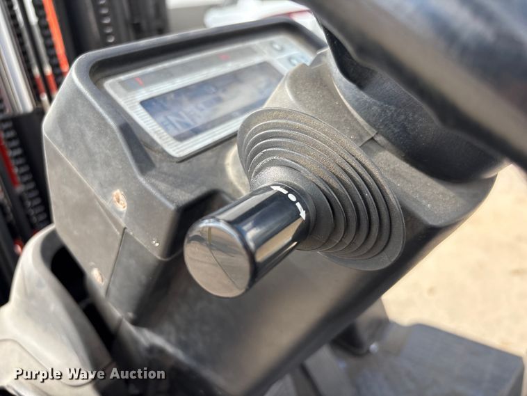 image for item EU7470 2017 UniCarriers CFS40 forklift