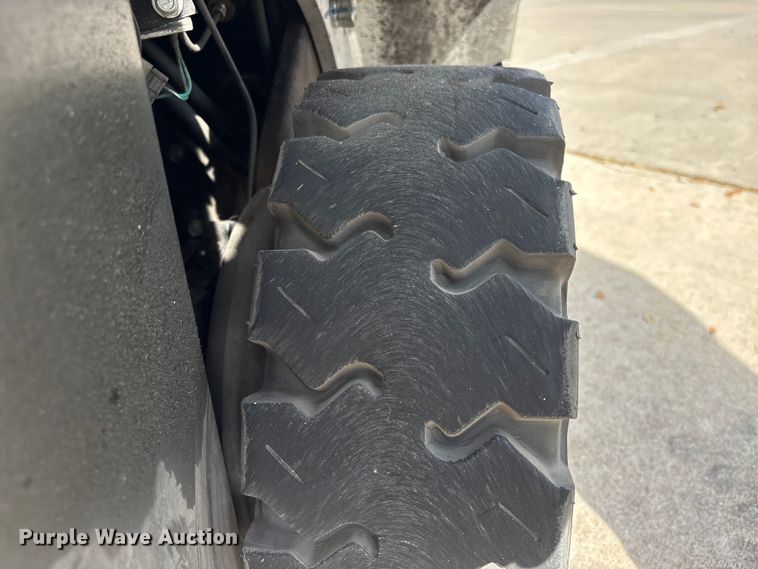 image for item EU7470 2017 UniCarriers CFS40 forklift