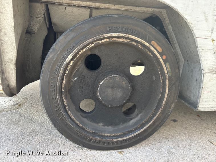 image for item EU7470 2017 UniCarriers CFS40 forklift