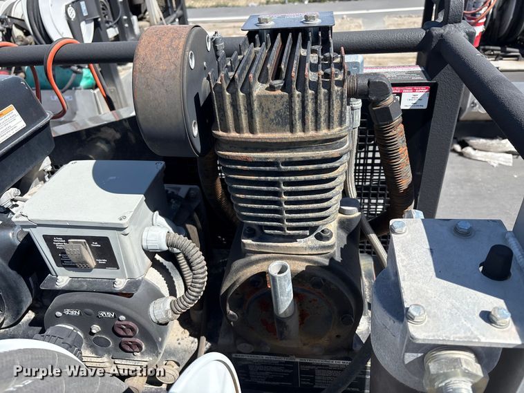 image for item EU8601 Fuel and lube skid