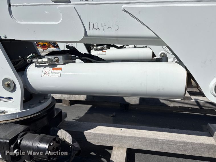 image for item EU8604 2023 Stellar 12621 crane