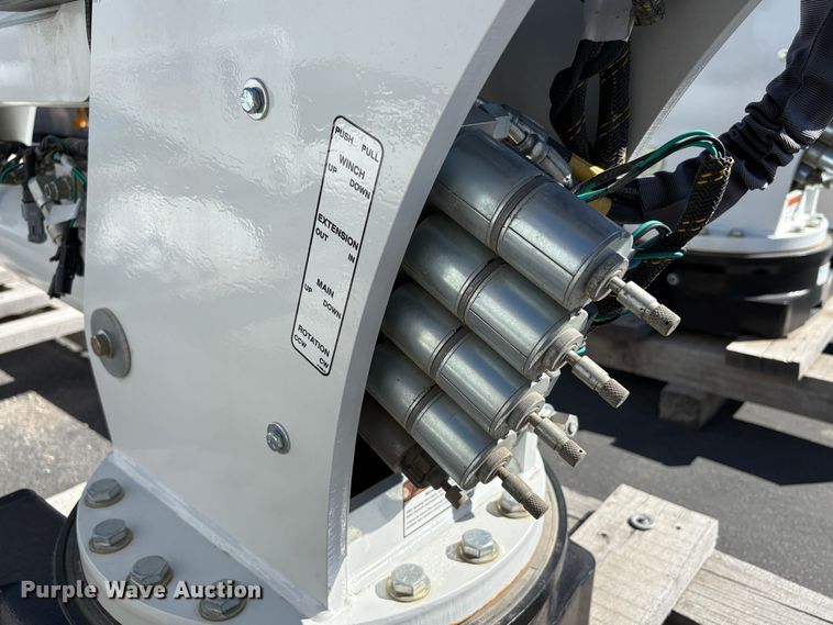 image for item EU8605 2023 Stellar 12621 crane