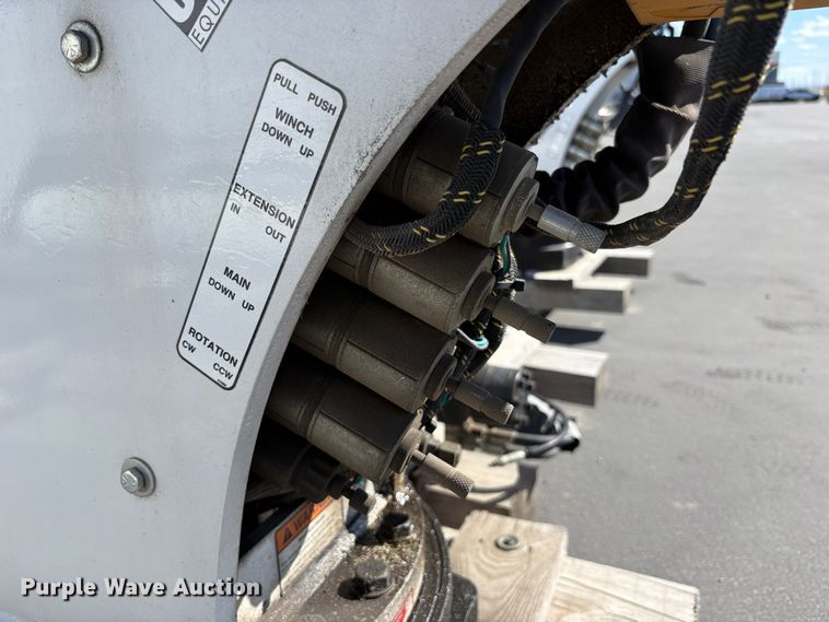 image for item EU8606 2022 Stellar 12621 crane