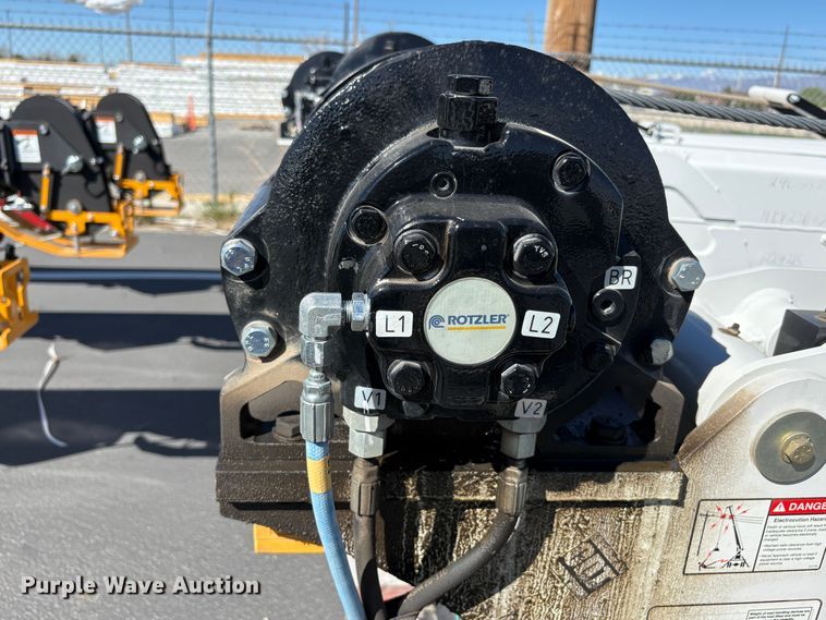 image for item EU8606 2022 Stellar 12621 crane