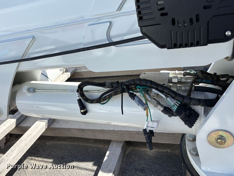 image for item EU8607 2023 Stellar 12621 crane