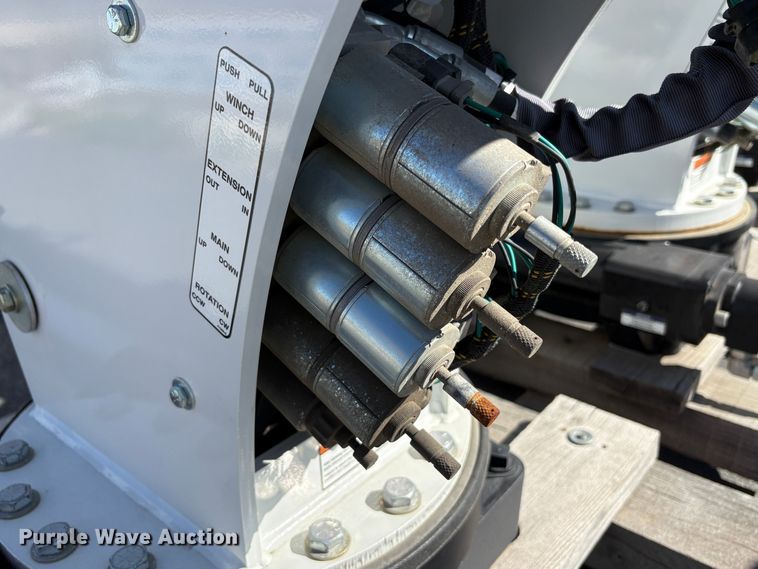 image for item EU8609 2023 Stellar 7630 crane