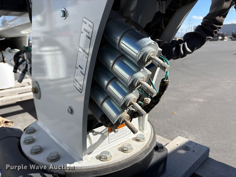 image for item EU8611 2024 Stellar 7630 crane